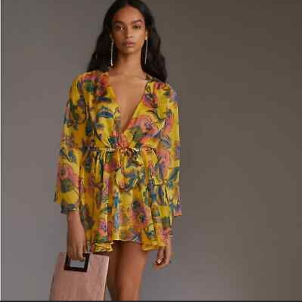 NWT KAIA dress in Bahara Floral Size LARGE